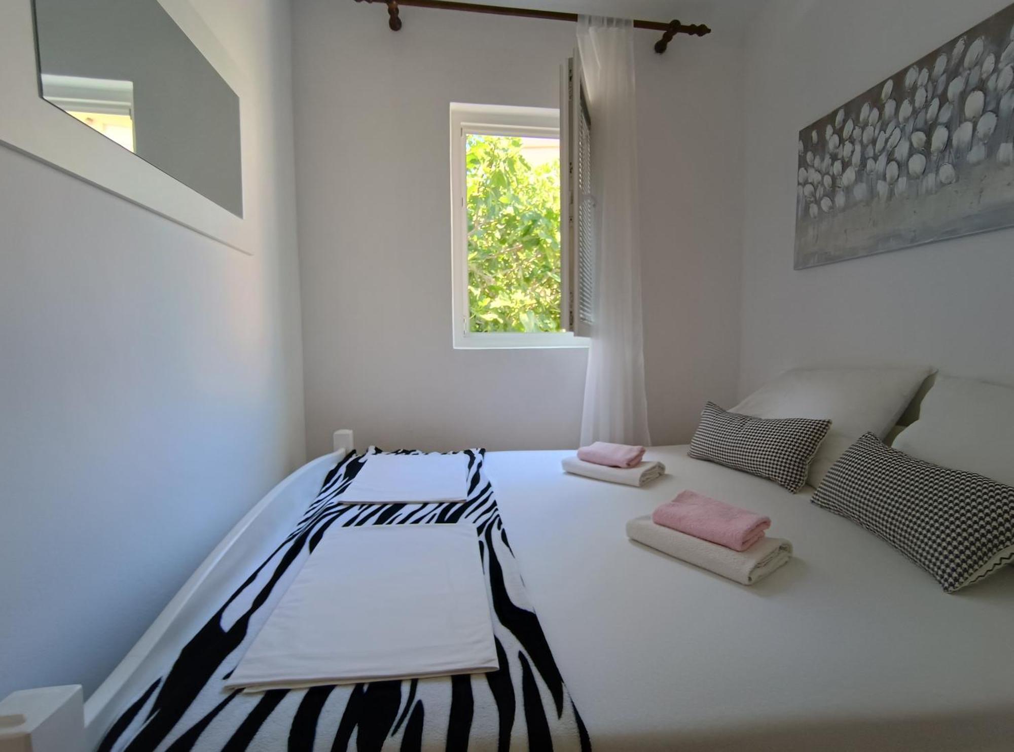 Apartments Vuleta パグ エクステリア 写真