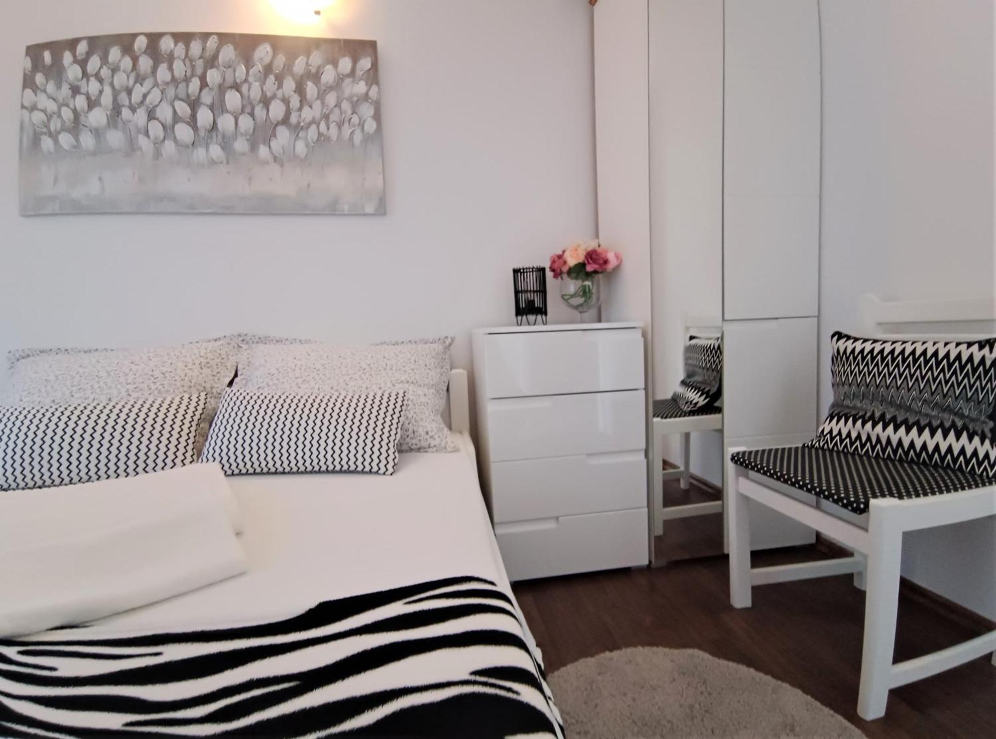 Apartments Vuleta パグ エクステリア 写真