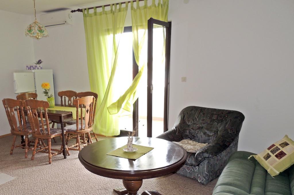 Apartments Vuleta パグ エクステリア 写真