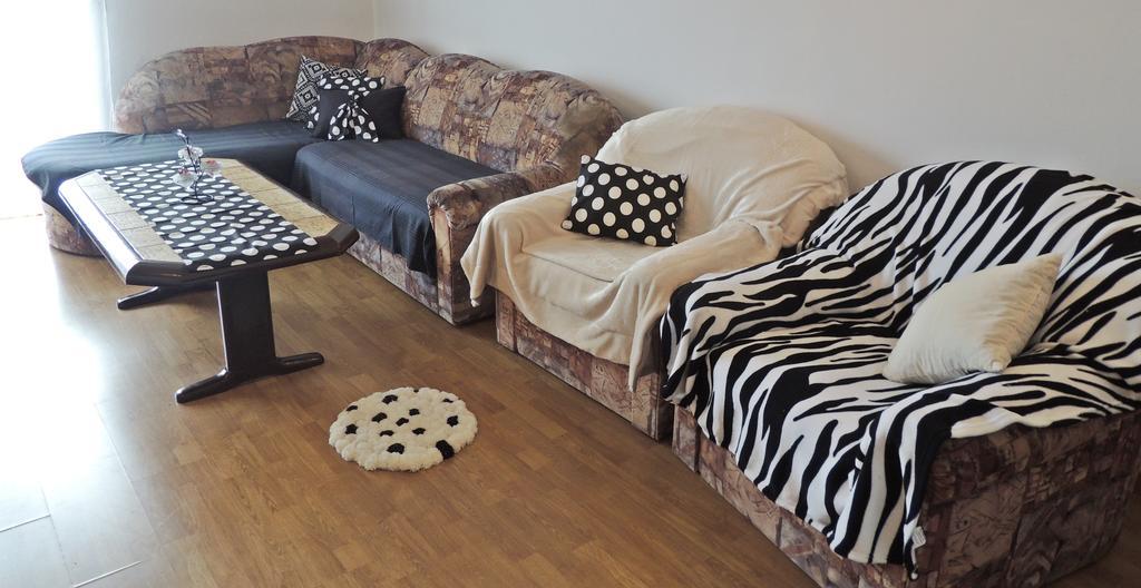 Apartments Vuleta パグ エクステリア 写真